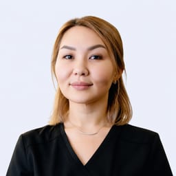 Портретный снимок врача, приём в городе Астана