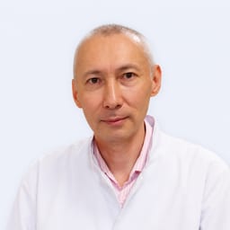 Портретный снимок врача, приём в городе Алматы