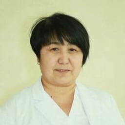 Портретный снимок врача, приём в городе Астана