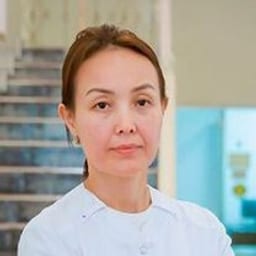 Портретный снимок врача, приём в городе Астана