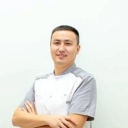 Портретный снимок врача, приём в городе Алматы