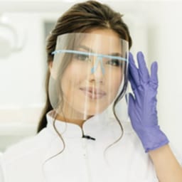Дәрігердің портреттік суреті, Алматы қаласындағы қабылдау