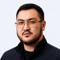 Портретный снимок врача, приём в городе Астана