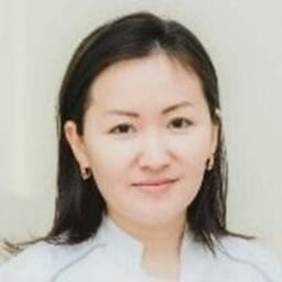 Портретный снимок врача, приём в городе Астана