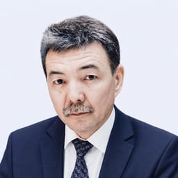 Портретный снимок врача, приём в городе Алматы