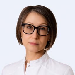 Портретный снимок врача, приём в городе Астана