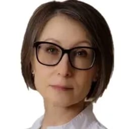 Портретный снимок врача, приём в городе Астана