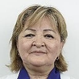 Портретный снимок врача, приём в городе Астана