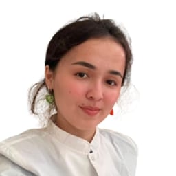 Портретный снимок врача, приём в городе Астана