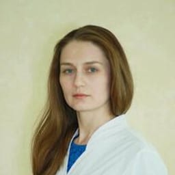 Портретный снимок врача, приём в городе Астана