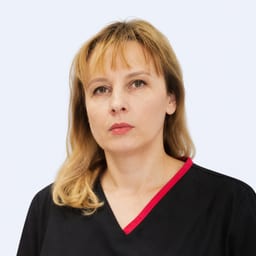 Портретный снимок врача, приём в городе Астана