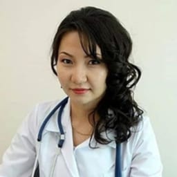 Портретный снимок врача, приём в городе Астана