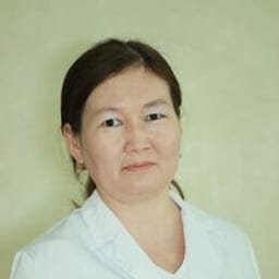 Портретный снимок врача, приём в городе Астана