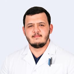Портретный снимок врача, приём в городе Алматы