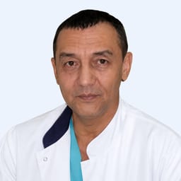 Портретный снимок врача, приём в городе Алматы