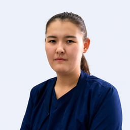 Портретный снимок врача, приём в городе Астана