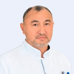 Портретный снимок врача, приём в городе Астана