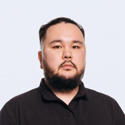 Портретный снимок врача, приём в городе Астана