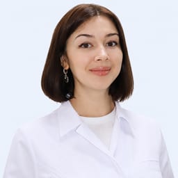 Портретный снимок врача, приём в городе Астана