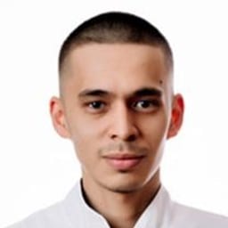 Портретный снимок врача, приём в городе Алматы