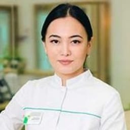 Портретный снимок врача, приём в городе Астана