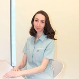 Портретный снимок врача, приём в городе Астана