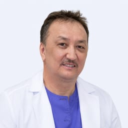 Портретный снимок врача, приём в городе Астана