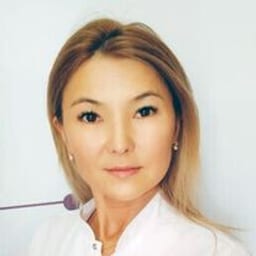 Портретный снимок врача, приём в городе Астана