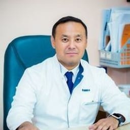 Портретный снимок врача, приём в городе Астана