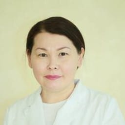 Портретный снимок врача, приём в городе Астана