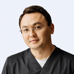 Портретный снимок врача, приём в городе Алматы