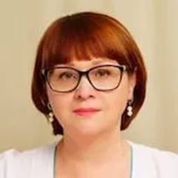 Портретный снимок врача, приём в городе Астана