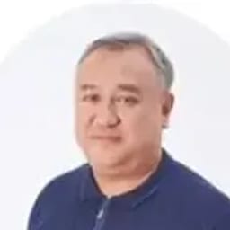 Портретный снимок врача, приём в городе Астана