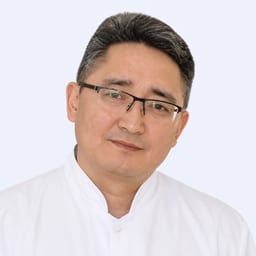 Портретный снимок врача, приём в городе Астана