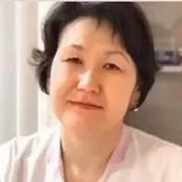 Портретный снимок врача, приём в городе Астана