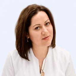 Портретный снимок врача, приём в городе Астана