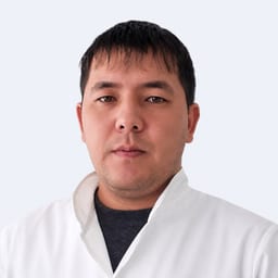 Портретный снимок врача, приём в городе Алматы