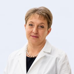 Портретный снимок врача, приём в городе Астана
