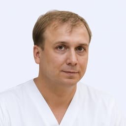 Портретный снимок врача, приём в городе Астана