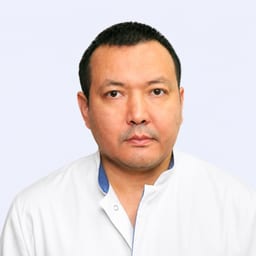 Портретный снимок врача, приём в городе Алматы