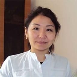 Портретный снимок врача, приём в городе Астана