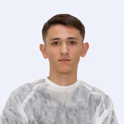 Портретный снимок врача, приём в городе Астана