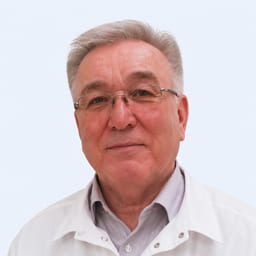 Портретный снимок врача, приём в городе Астана