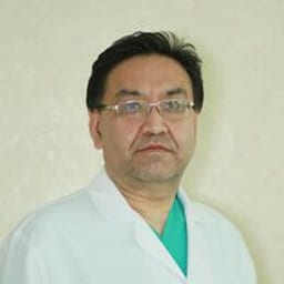 Портретный снимок врача, приём в городе Астана