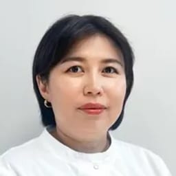 Портретный снимок врача, приём в городе Астана