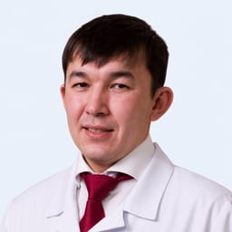 Портретный снимок врача, приём в городе Астана