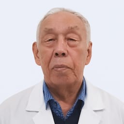 Портретный снимок врача, приём в городе Алматы