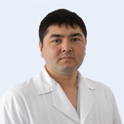 Портретный снимок врача, приём в городе Астана