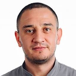 Портретный снимок врача, приём в городе Алматы