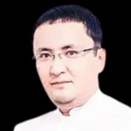 Портретный снимок врача, приём в городе Астана